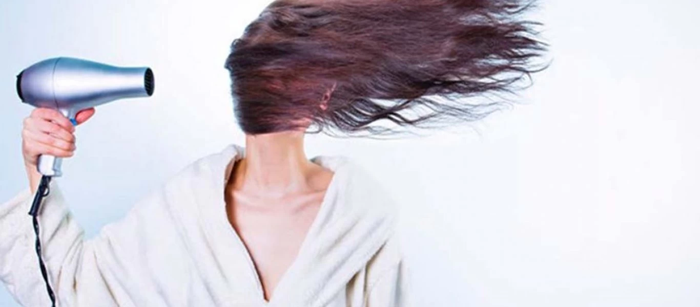 Δείτε κάθε πότε πρέπει να καθαρίζετε το πιστολάκι των μαλλιών (βίντεο)